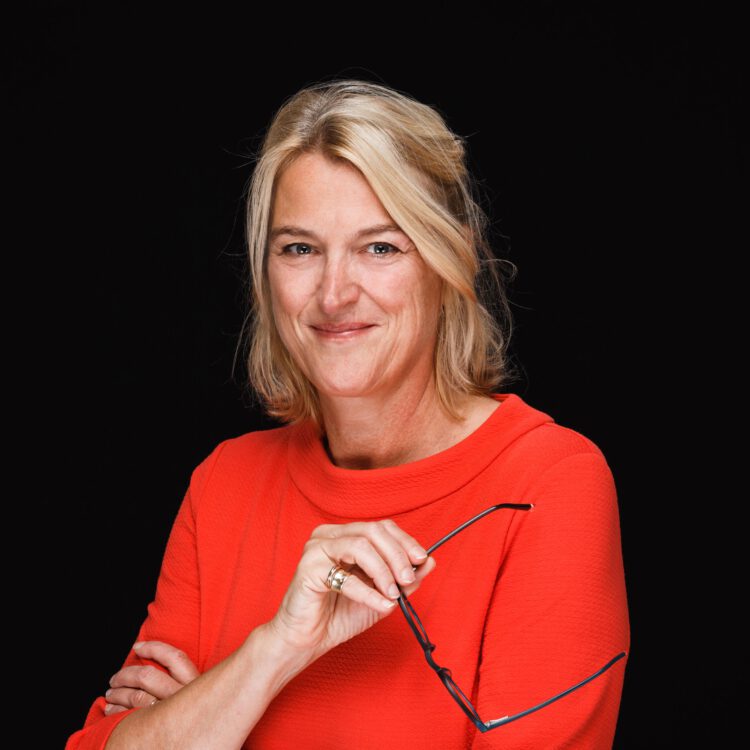 Elsbeth van Riessen - Het Eerste Huis